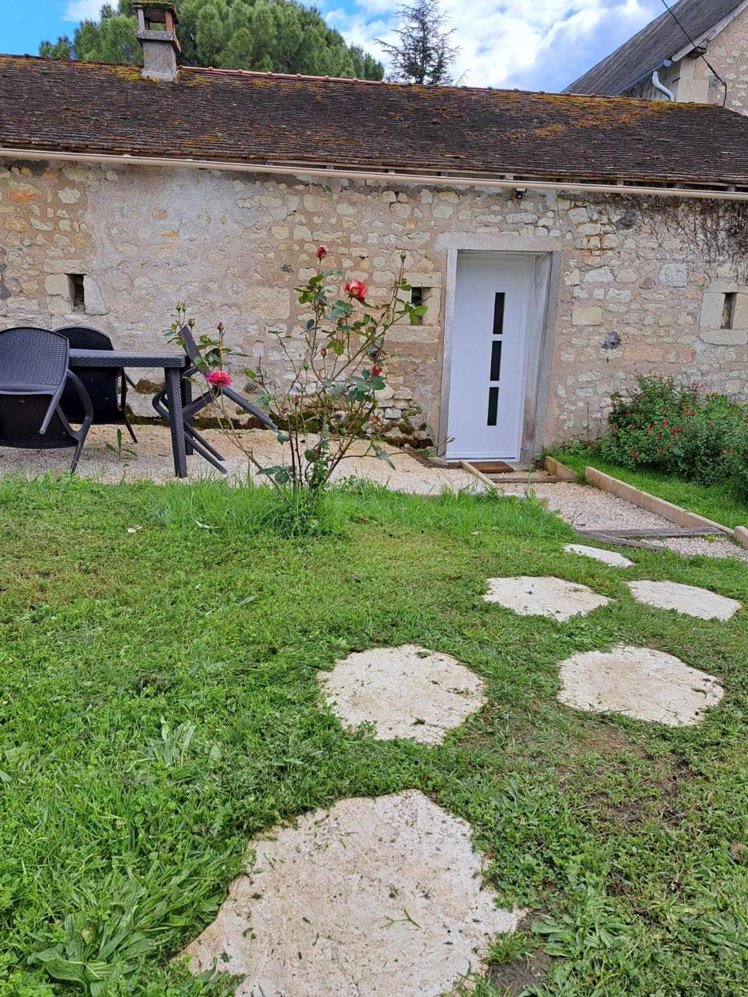 Logement Chaleureux Avec Parking Gratuit Oyre Exteriér fotografie